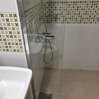 심한물때 및 염색약 오염 화장실
