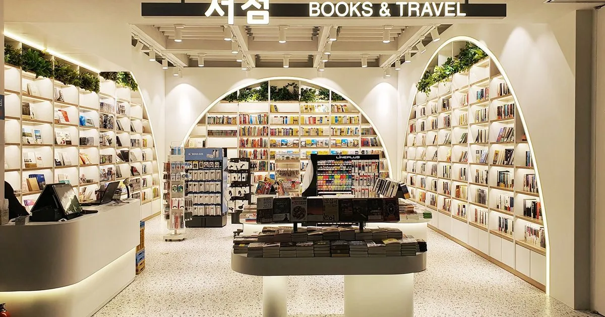 인천국제공항 1여객터미널 서점(Land Side 3F) / 마리오피치 - 숨고, 숨은고수 인천국제공항 1여객터미널 서점(Land Side 3F)