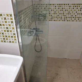 심한물때 및 염색약 오염 화장실
