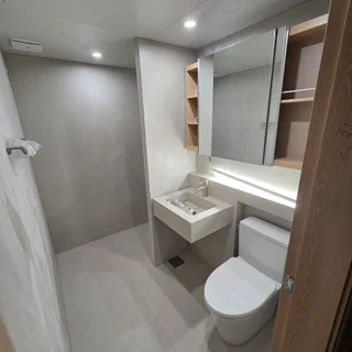 감각적인 디자인과 실용성으로 완성하는 맞춤형 욕실 리모델링