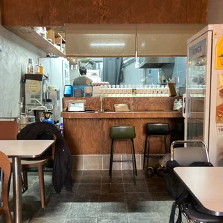 고객과 함께 만든 이자카야의 변신, 따뜻한 오뎅바 인테리어