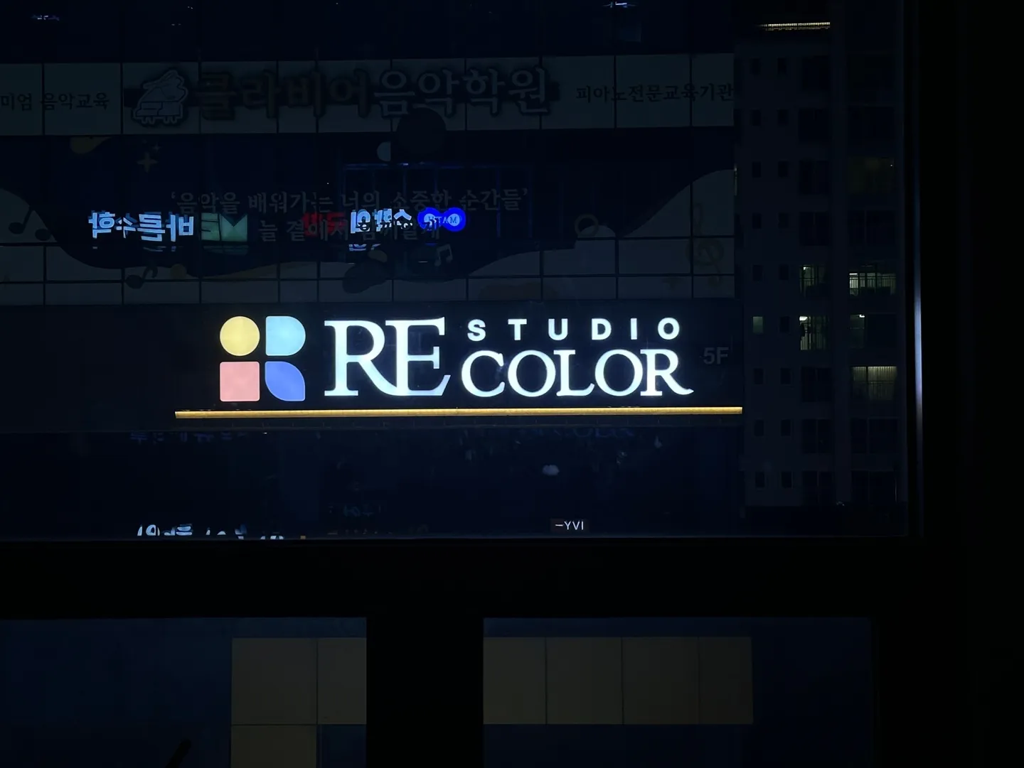 이미지 4