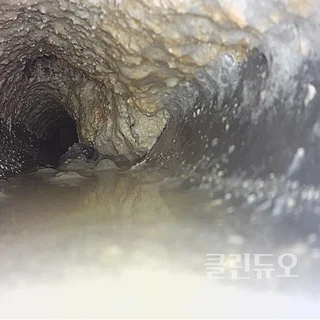 싱크대 물을 내렸는데 욕실에서 역류한 원인