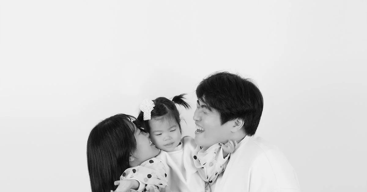 가족사진 / 메이드데이 스튜디오 - 숨고, 숨은고수 가족사진