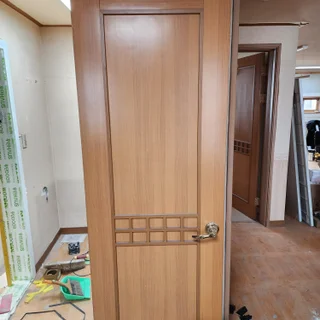 영등포 아파트_문 상하단몰딩_250417