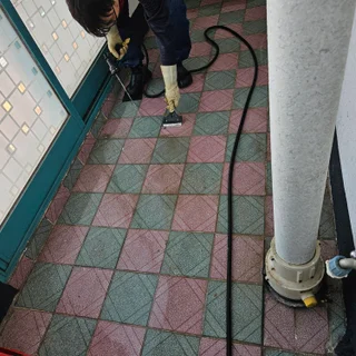 리모델링 후 새집처럼! 베란다 대형 창틀부터 주방까지 완벽 입주청소