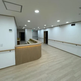 광주 북구 요양센터, 낡은 공간을 빛과 곡선으로 채운 1.1억 리모델링