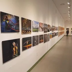 사진작가들의 사진전시회 액자 수백여 점 제작