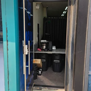 청라 배달전문점, 빈틈없는 현관롤 방충망으로 위생과 쾌적함을 동시에!