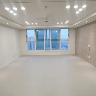 시흥 한라비발디 40평대, 빛과 여유를 담은 모던 인테리어