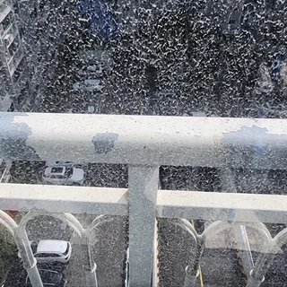 고압스팀과 발수코팅으로 완성하는 아파트 유리창의 새 생명