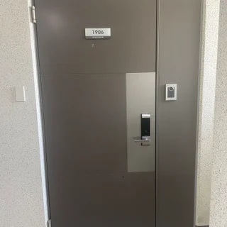 신속하고 꼼꼼하게! 미세촘촘 발수망으로 완성된 쾌적한 창가