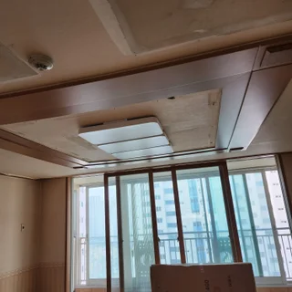 영등포 아파트_문 상하단몰딩_250417