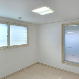 서울 금천구 합지 도배 – 노후 벽지 교체로 새집처럼