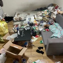 쓰레기 집 청소