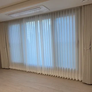 겉지속지 2중커튼으로 거실인테리어 완성