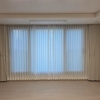 겉지속지 2중커튼으로 거실인테리어 완성
