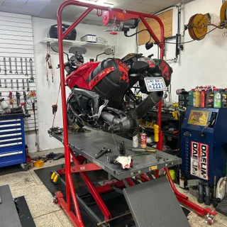 BMW 1300r 디퍼렌셜 누유 작업