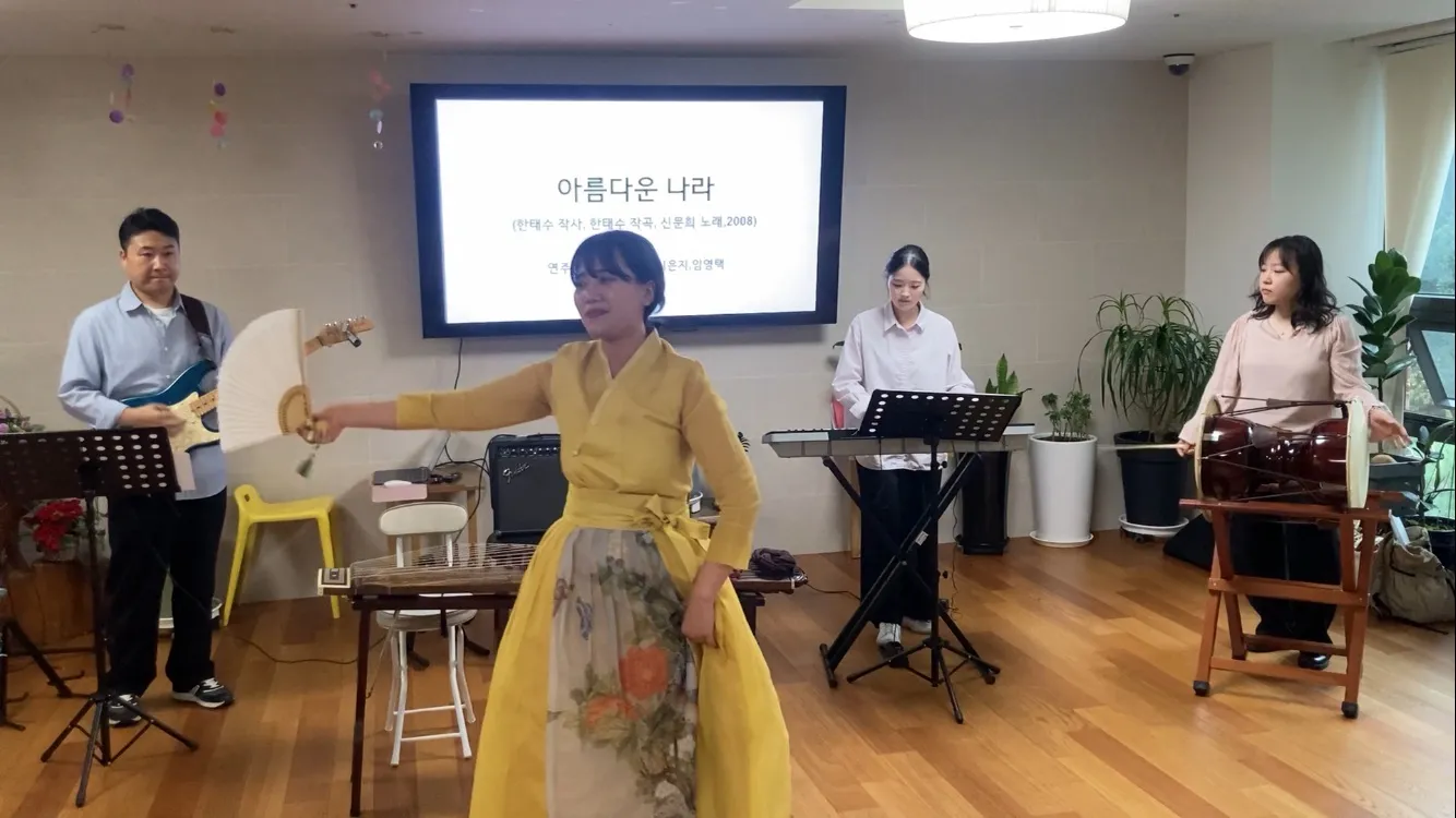 이미지 4