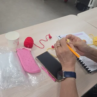 부천수어통역센터 농인 손뜨개 수업 강의 중