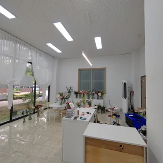 꽃집 내부 벽지 페인트 시공