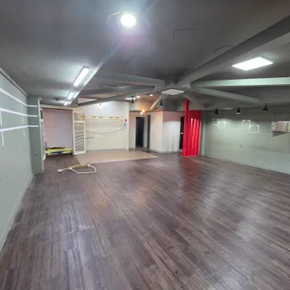 칙칙한 카키색 공간을 화이트로! 6시간 만에 완성된 김해 페인트 시공