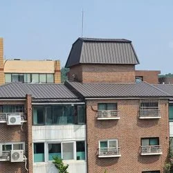 노후된 지붕  징크형 칼라강판으로 교체작업