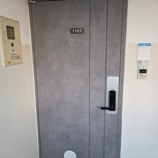 현관문 