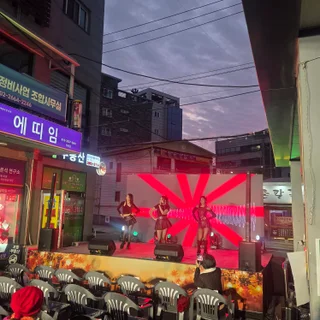 방신 전통시장 축제: 맞춤형 음향, 조명, 노래방 시스템으로 열기 가득!