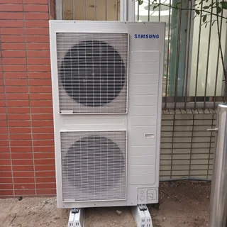 에어컨 설치 및 수리 현장