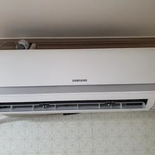 벽걸이 에어컨 분해 청소 입니다.