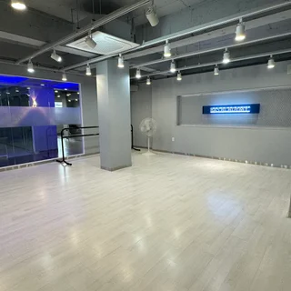 [대구 중앙로역] 22평 그레이/화이트톤 댄스 연습실