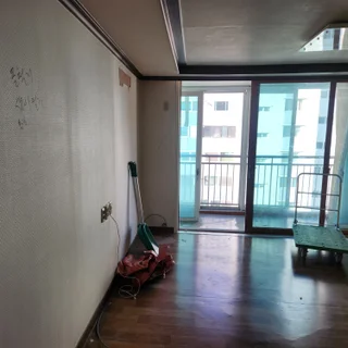 구미 30평대 아파트, 샷시 포함 전체 리모델링을 위한 완벽 내부 철거