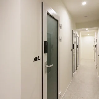 INT 스튜디오