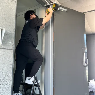 주택 현관방범방충망 설치 시공