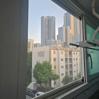 강남 개포동 우성 7차, 낡은 방충망부터 샷시 틈막이까지 완벽 교체
