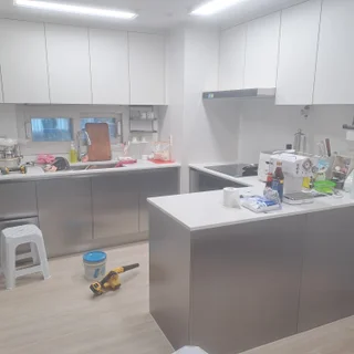 싱크대 하부장 + 냉장고 맞춤색상(화이트연베이지)