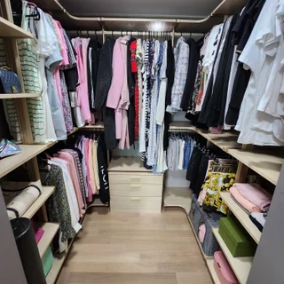 1인가구 여성 드레스룸 정리