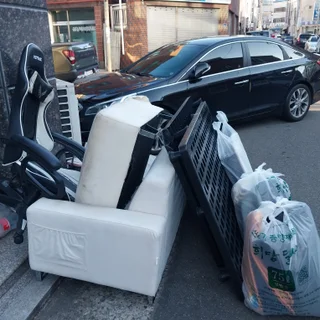 쓰리룸 반려견털제거 및 거주청소 성당동 대성빌