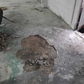 신월동 지하상가 개보수: 에폭시 바닥과 도장으로 완성된 현대적 공간