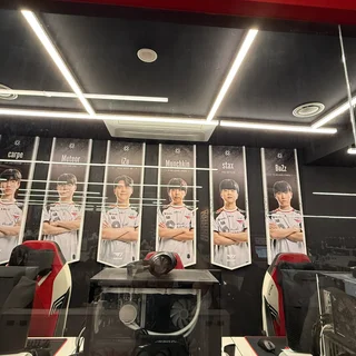 홍대 T1베이스캠프 내부 사인물