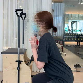 굽은 등 교정