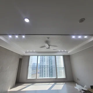 52인치 실링팬 + 도배 + 다운라이트 + COB간접등