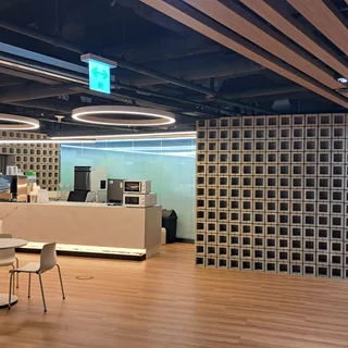 강남 업무시설 인테리어: 4주 만에 구현한 유연하고 감각적인 오피스 디자인