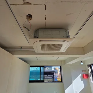 성북구 LG 천정형 멀티 중고 에어컨, 인테리어 마감에 맞춰 신속하고 완벽하게 설치!