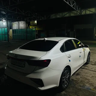 기아 K3 화이트 차량 전체세차
