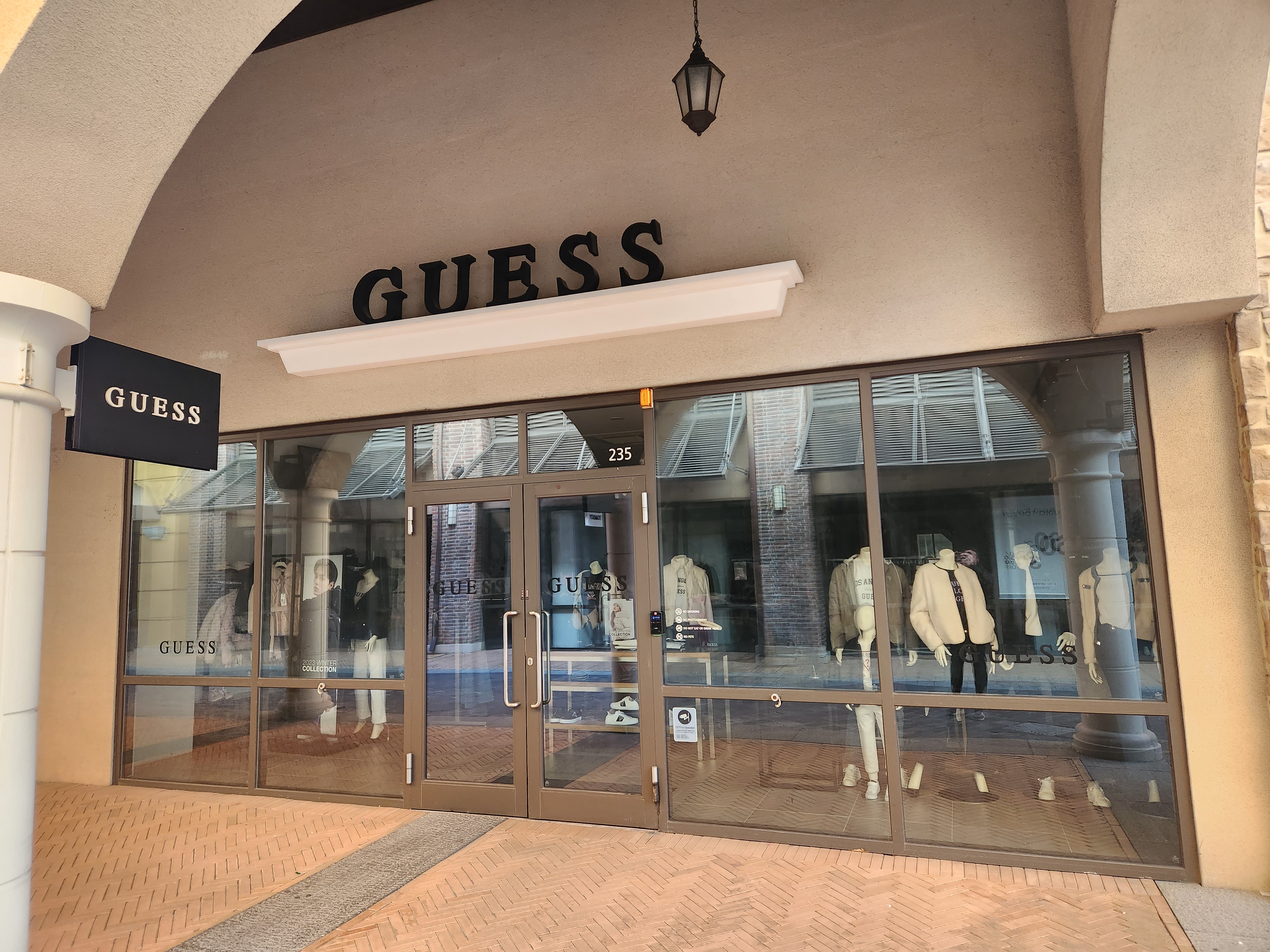 Serravalle Outlet Saucony Outlet Castel Romano Designer Outlet