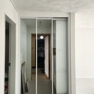 방학동 우성아파트, 초슬림 3연동 화이트 중문으로 완성된 현관 인테리어