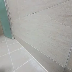 화장실 벽타일 터짐