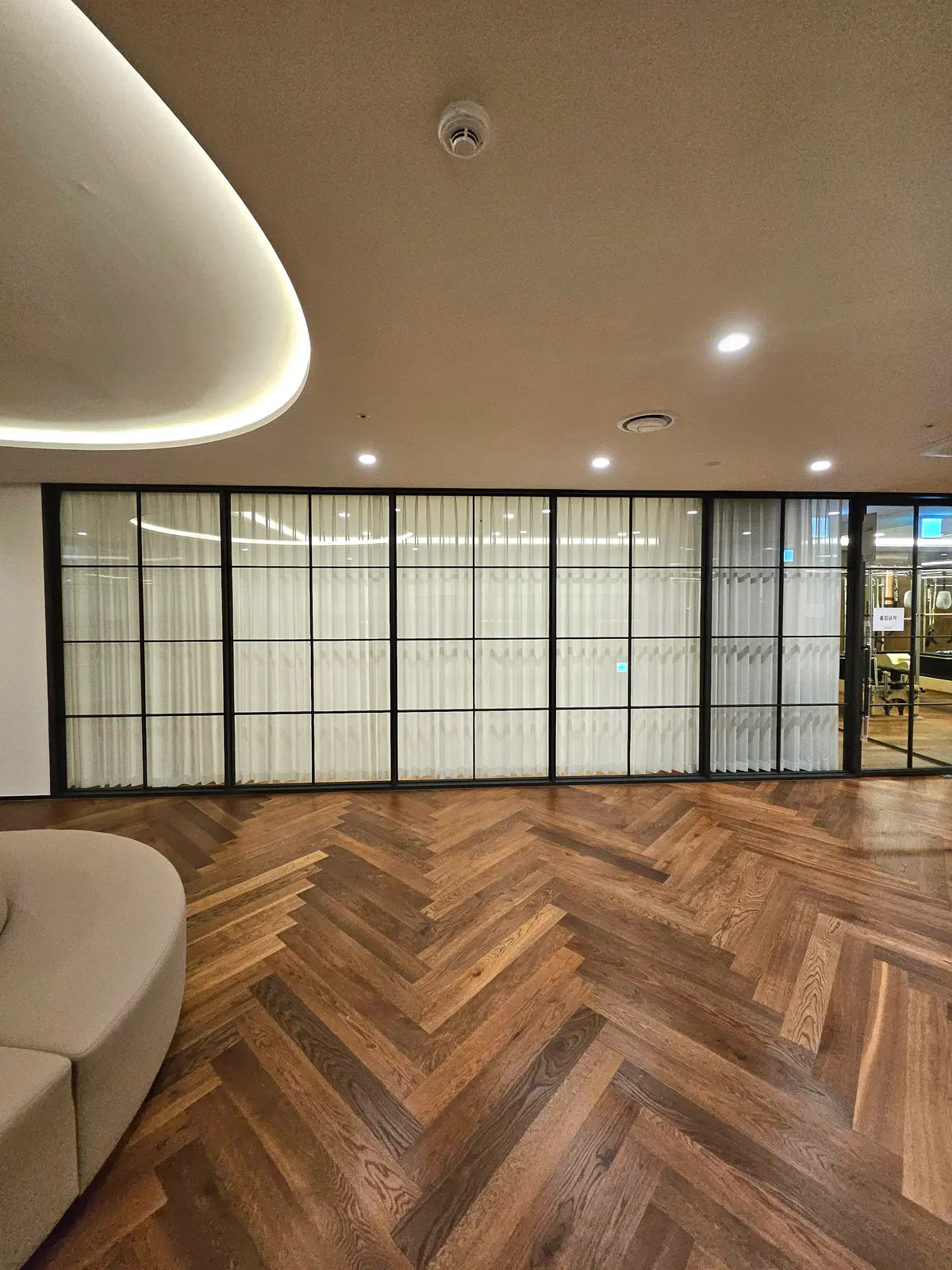 이미지 4